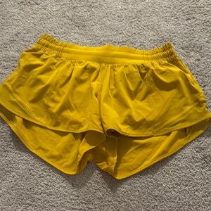 EUC lululemon shorts 2.5 inch hotty hot style